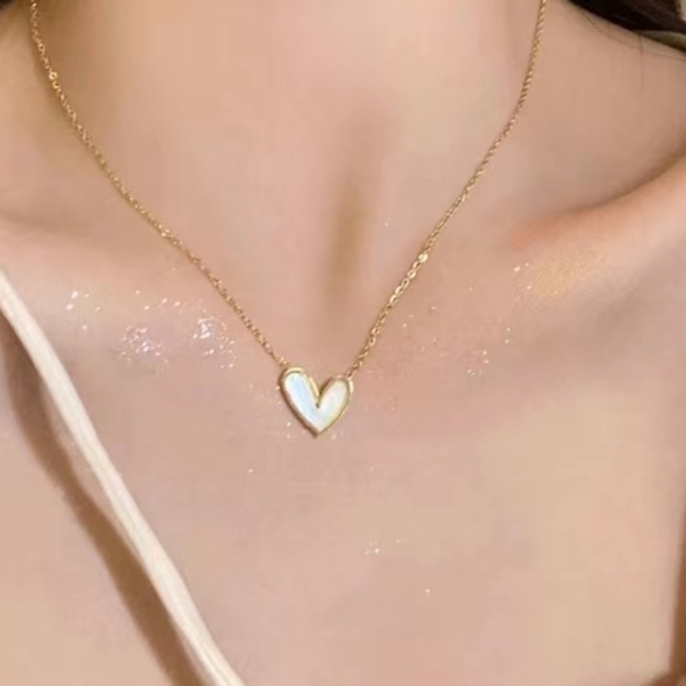 White Heart Gold Pendant Necklace
